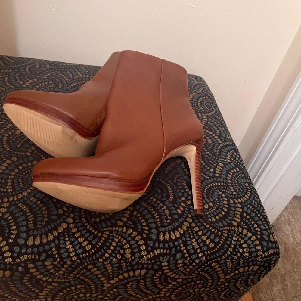Nine West QUANETTE PLATFORM LEATHER BOOTIES